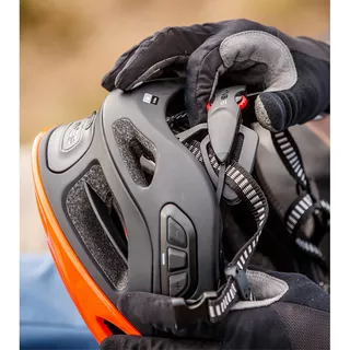 SENA R1 Fahrradhelm mit integriertem Headset - schwarz