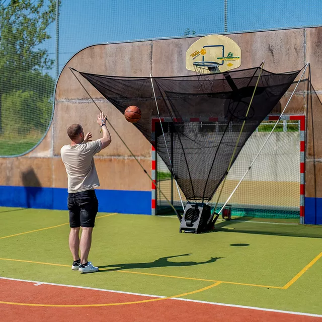 Elektrische Ballrückgabe inSPORTline Talahaso