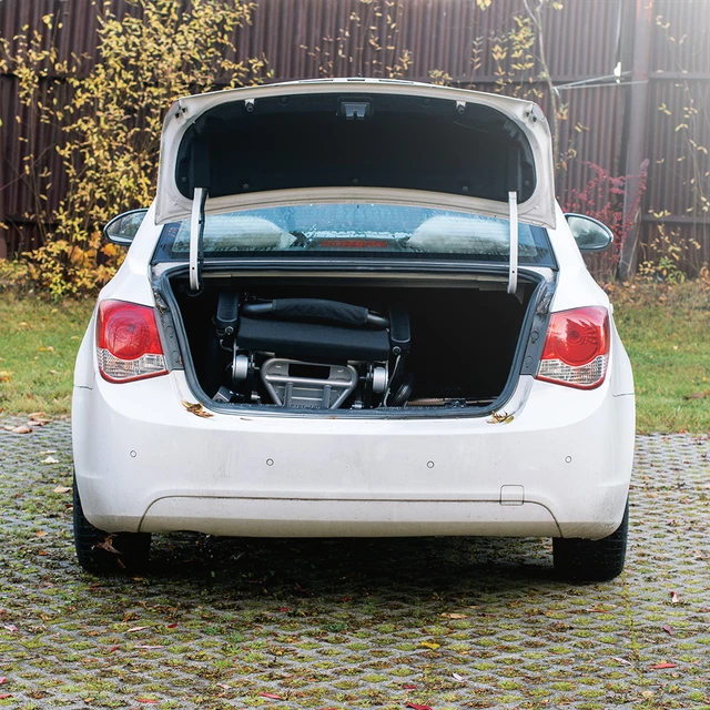 inSPORTline Hawkie Basic II 500W Elektro-Rollstuhl - silber