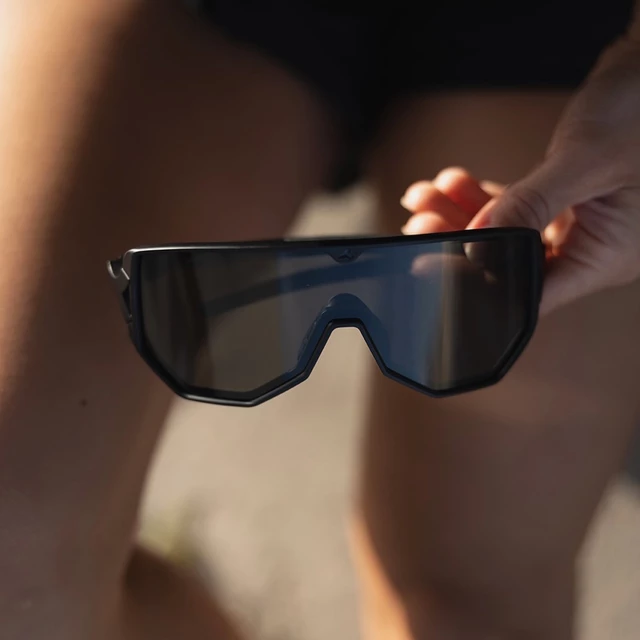 Sport-Sonnenbrille Tripoint Reschen - Matt Black Smoke /w Blue Multi Cat.3