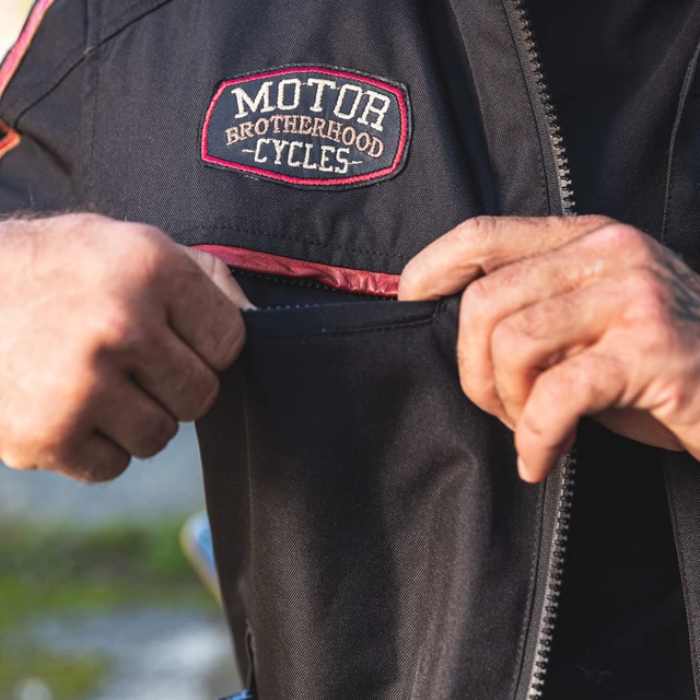 W-TEC Jawo Herren Textiljacke - schwarz mit rot-weißem Streifen